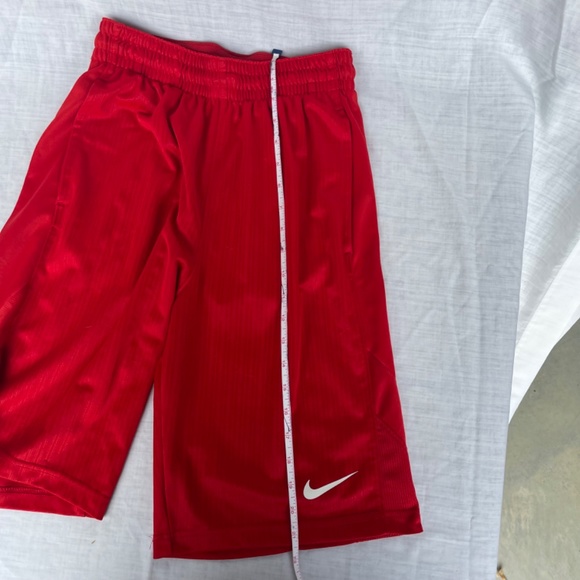 Nike Youth Small Basketball Shorts. Pockets. Drawstrings. Knee length. - Picture 2 of 6